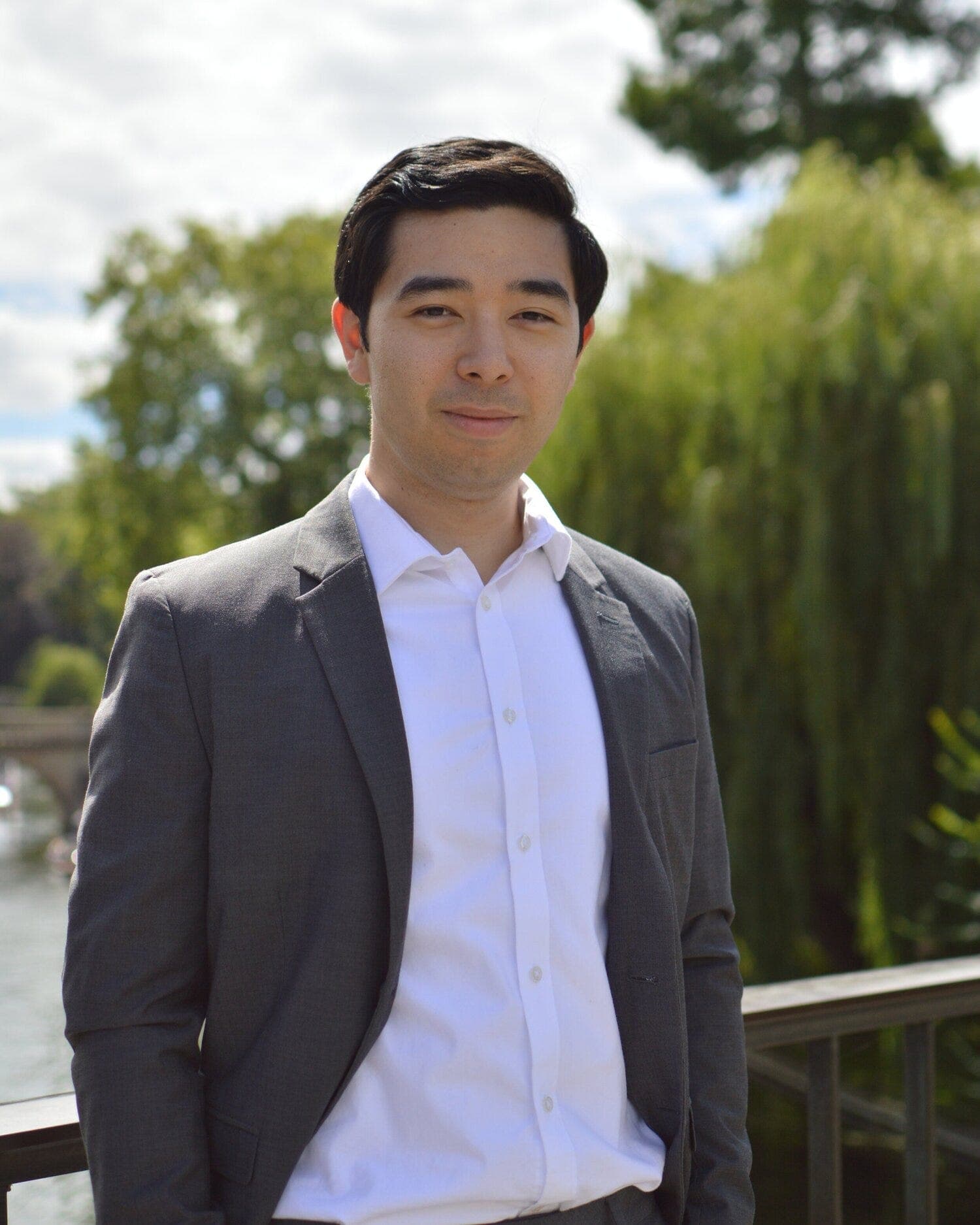 Luxury beliefs with Rob Henderson - Tom's curiosity shop cover