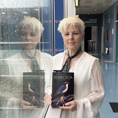 Explorando lo inexplicable: Mayte Navales y el cine y la literatura de terror — La Torre de Babel cover