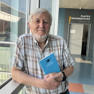 “La fragilidad del peregrino” de Adolfo Burriel - La Torre de Babel cover