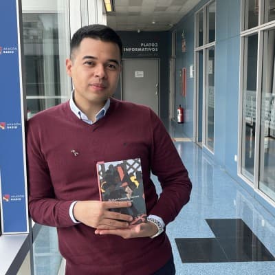 William González y David Francisco: cuando la música y la poesía cuentan una historia - La Torre de Babel cover