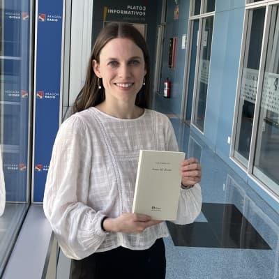 Celia Carrasco Gil y Daniel Arana, poesía y algo más - La Torre de Babel cover