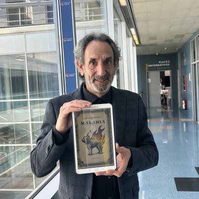 “Malaria”, la deslumbrante primera novela de Jose Luis Esteban - La Torre de Babel cover