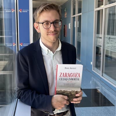 Zaragoza, la ciudad inmortal de Daniel Aquillué — La Torre de Babel cover