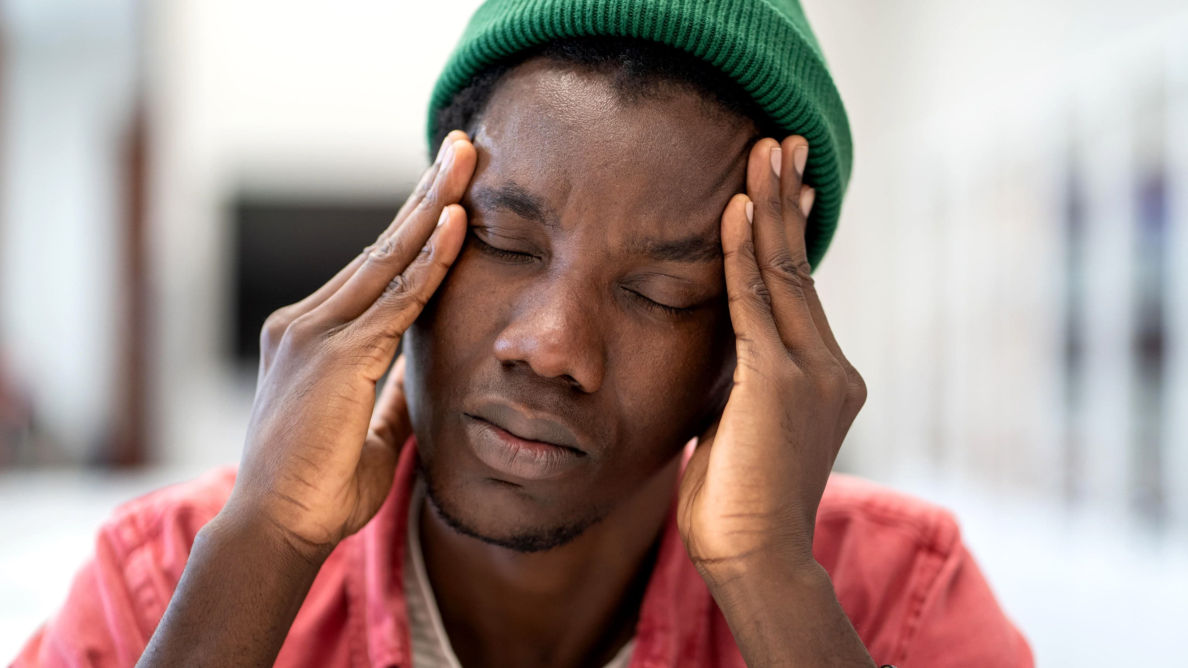 (118) Als würde der Schädel platzen: Was passiert bei Kopfschmerzen? - Synapsen – ein Wissenschaftspodcast cover