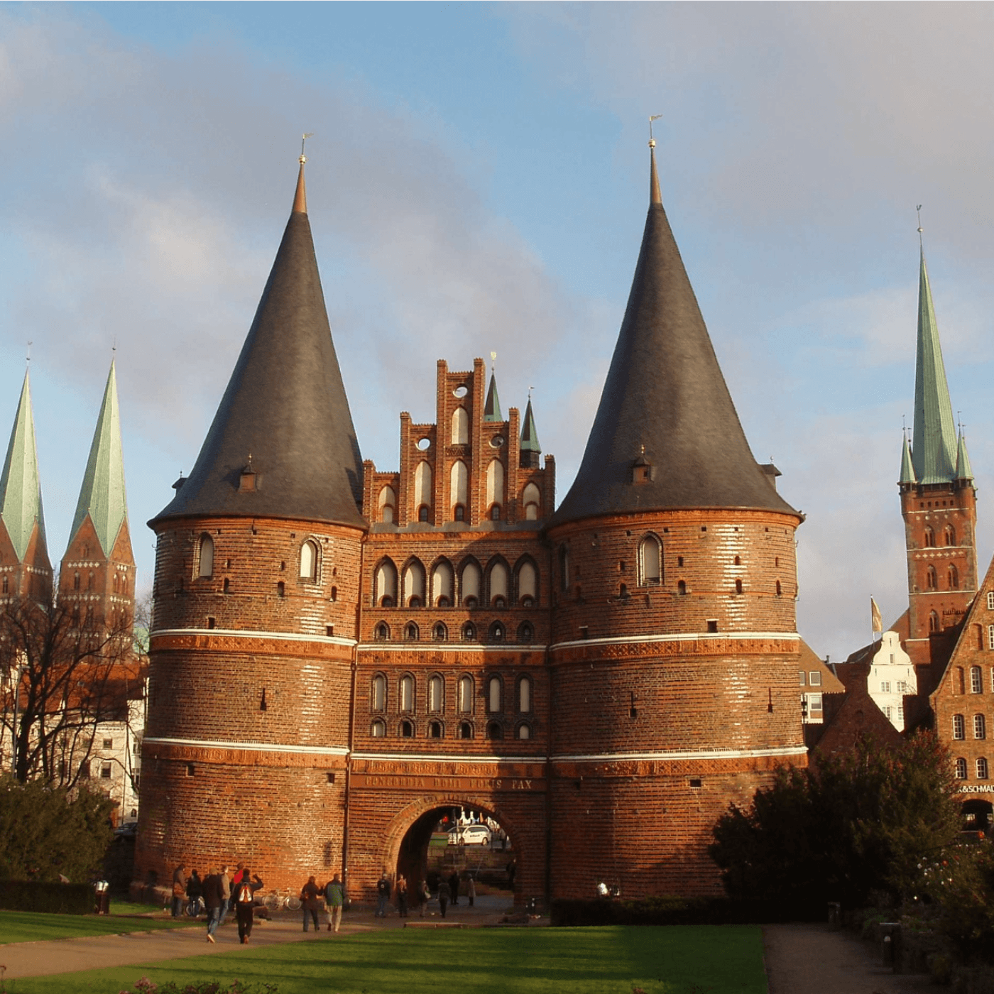 Lübeck, la reine de la Hanse et le "Backsteingotik" - L'Art dans l'Histoire cover