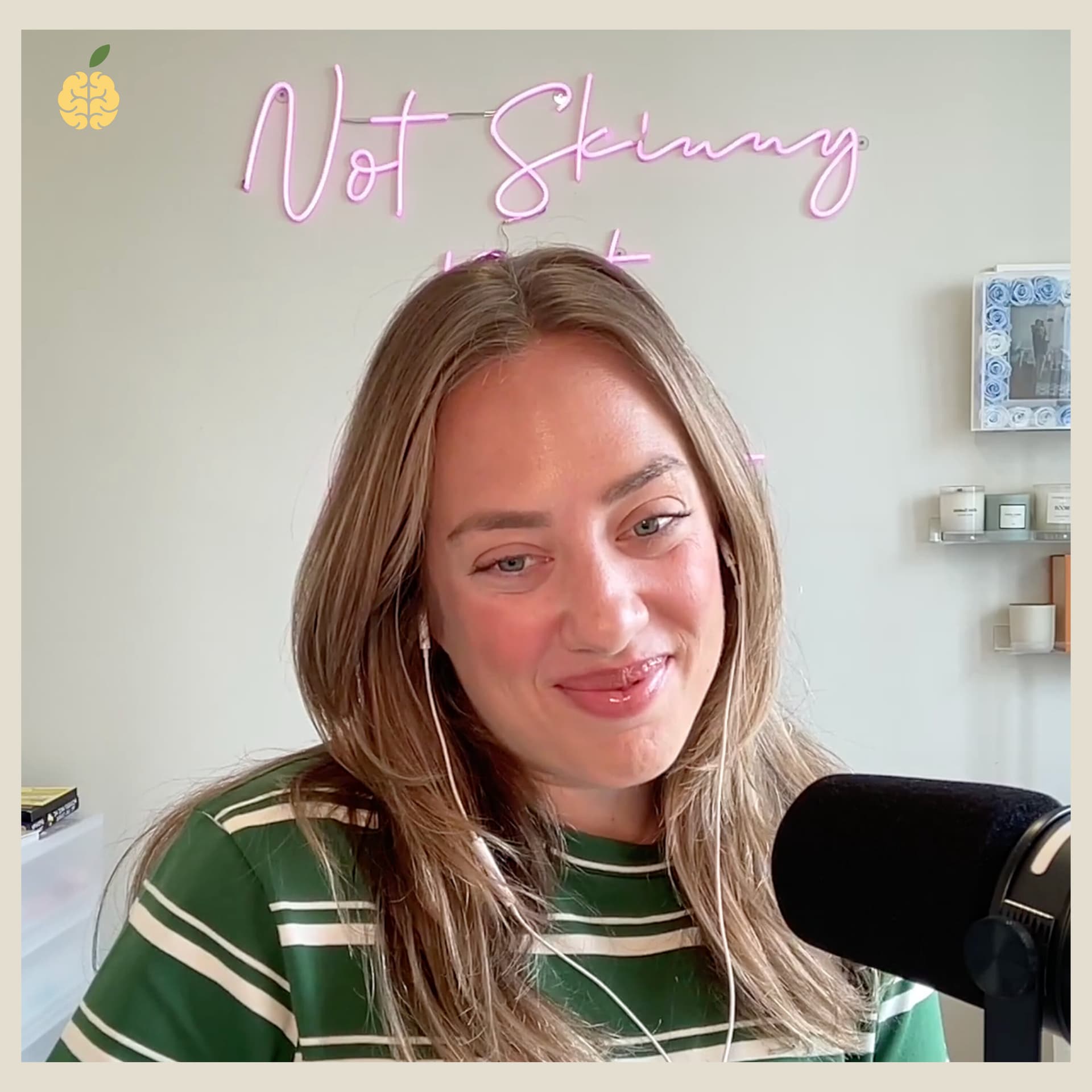 Amanda Hirsch: Mom's Who Podcast - The Squeeze cover