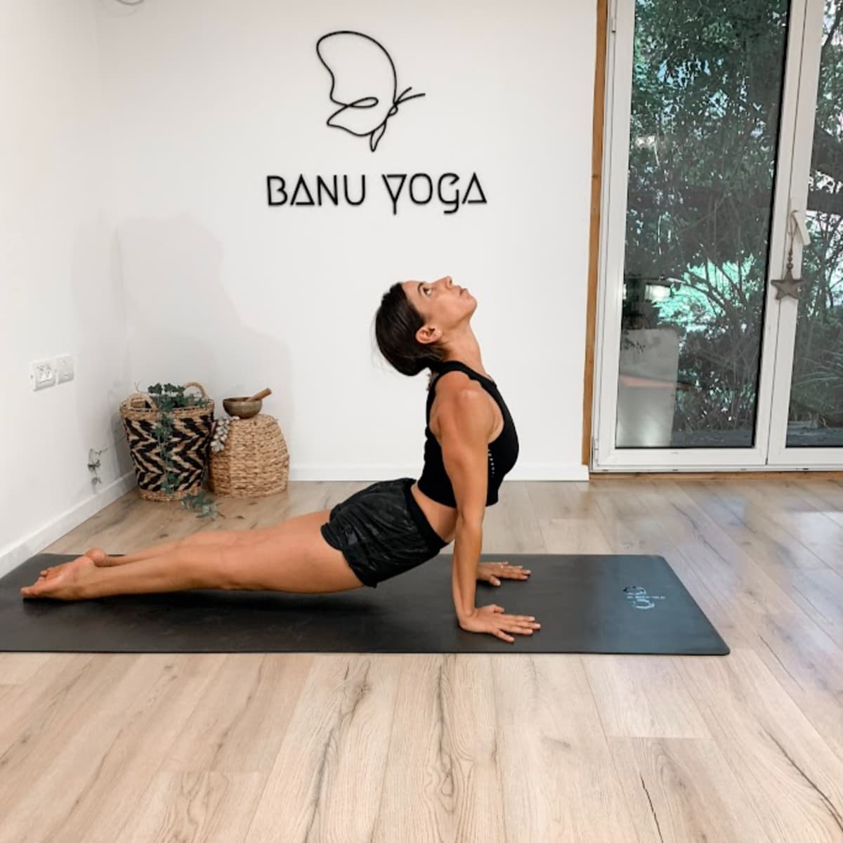 פרק 8- בריאת מציאות רצויה באמצעות משמעת עצמית - בנו יוגה - על העוצמות והתובנות שביוגה מעבר לזמן על המזרן cover