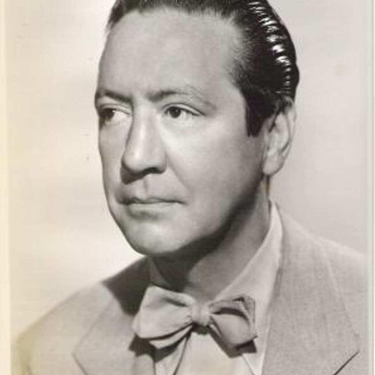 The Falcon 45-11-27 (062) Murder Is A Family Affair - Harold's Old Time Radio cover