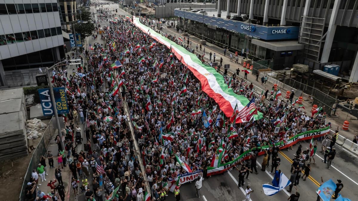 Nilufar Saberi, activista iraní: "Me avergüenza que el régimen de España apoye a los islamistas gobernantes en Irán" - Más de uno cover