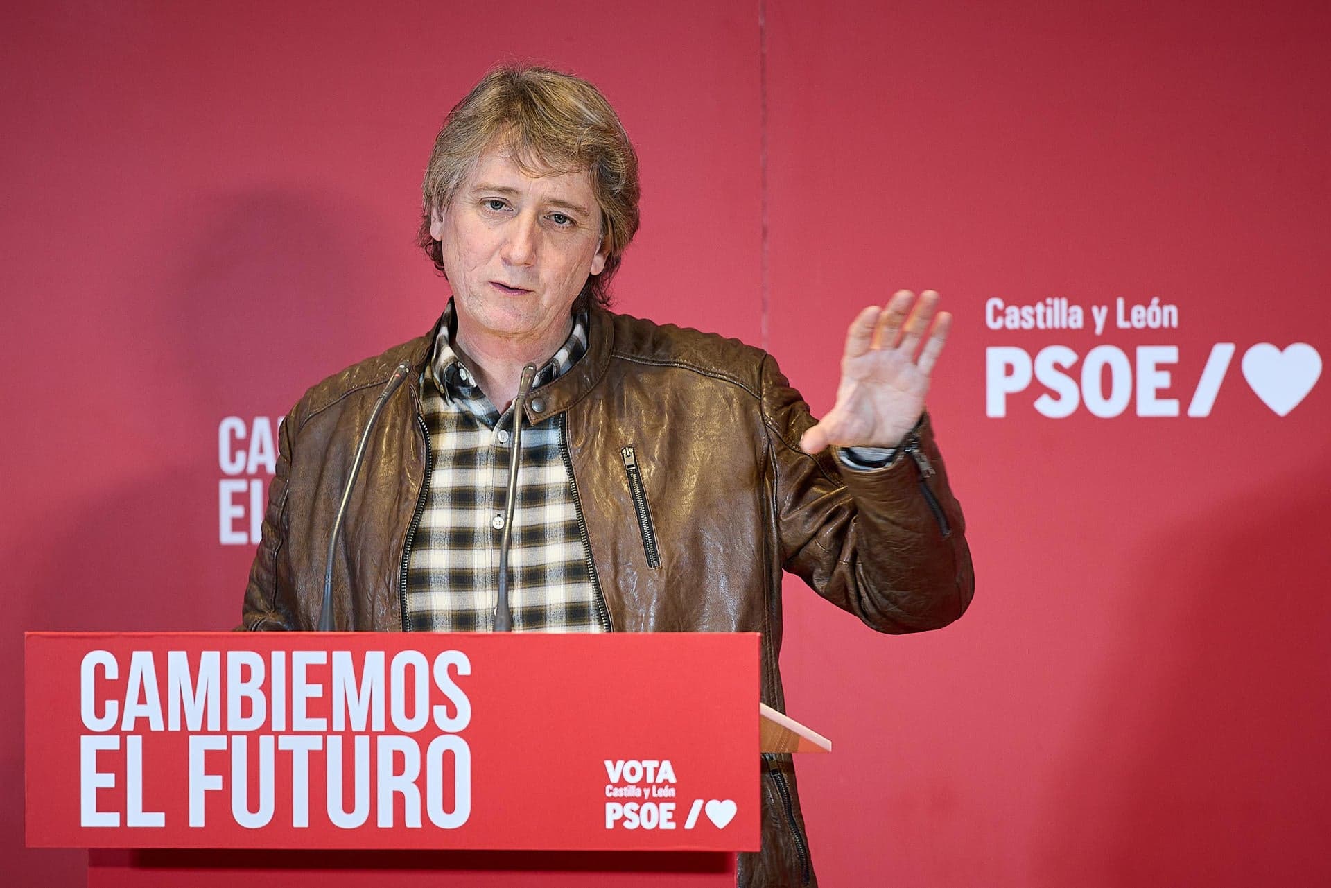 Entrevista de Carlos Martínez, candidato del PSOE en Castilla y León - Más de uno cover