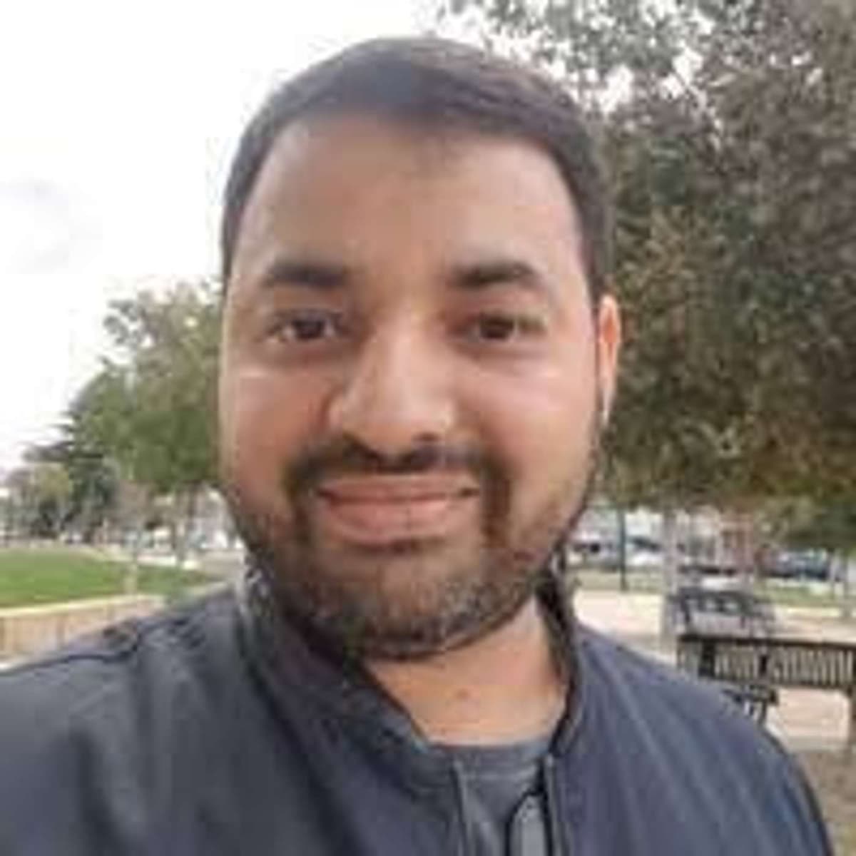 035 - Satwick Saxena (EvaBot) On Building A Data Driven B2B Gifting Platform - Founders Party cover