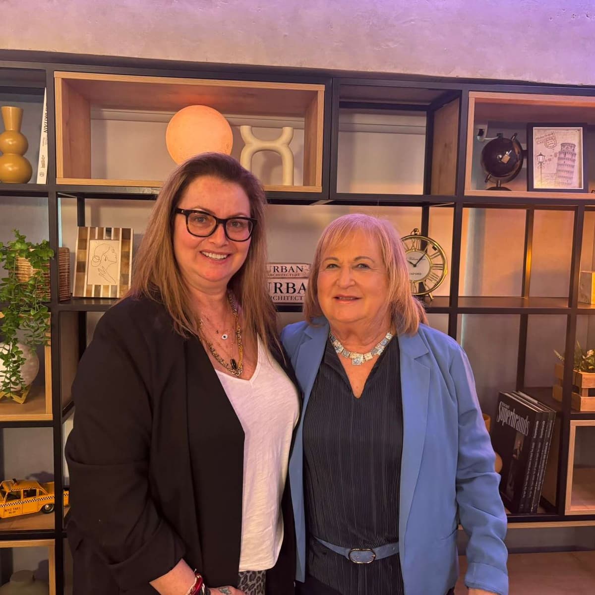 פרק 3 - היתרון התחרותי היחיד שנותר: למה ניהול מהלב הוא הכרח ולא סיסמה - AI&I cover