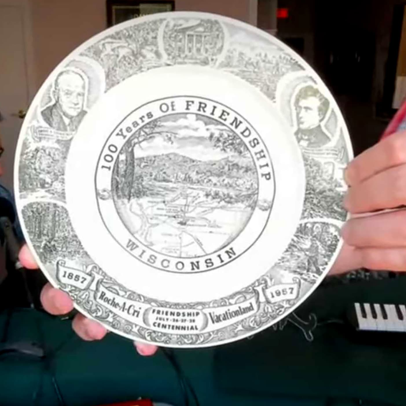 #4514 Live From Friendship! - TBTL: Too Beautiful To Live cover